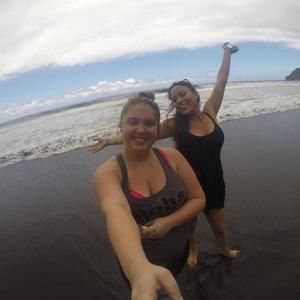 Meet your Posher, Hannah-flora